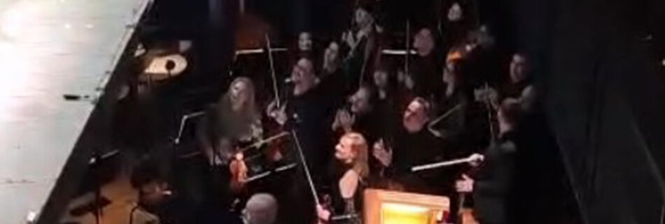 Montevideo 3 marzo 2026. L'Orchestra Sinfonica Nazionale plauso al direttore Beatrice Venezi