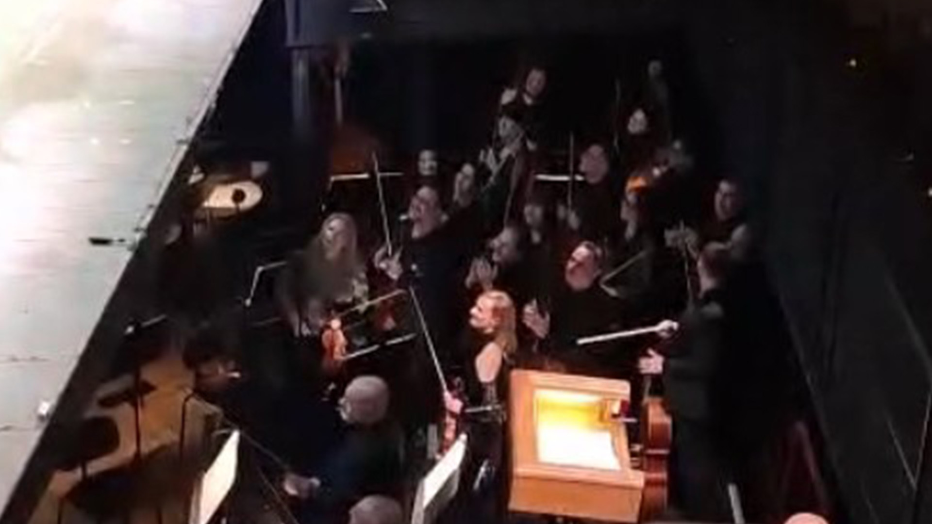Montevideo 3 marzo 2026. L'Orchestra Sinfonica Nazionale plauso al direttore Beatrice Venezi